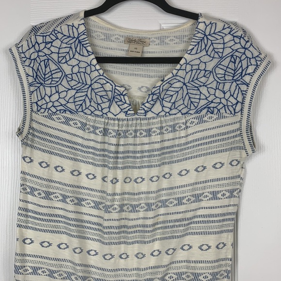 Lucky Brand white with blue flowers and designs size XS. Sleeveless. elastic bot - Picture 2 of 6